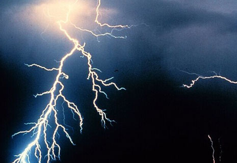 暴雨雷電來襲 安防監(jiān)控設(shè)備怎樣抵御？